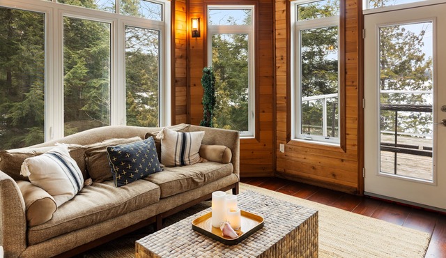 Muskoka Beach House - S/W Exposure on Lake Muskoka