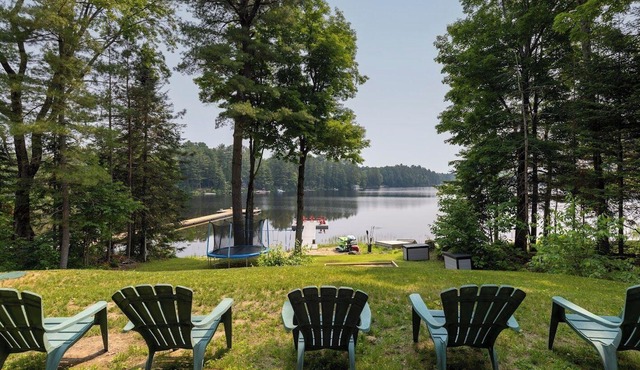 Muskoka Gem: 8pp/fireplaces/canoe/kayaks