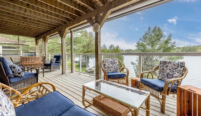 Muskoka Lakeshore Cottage Bliss