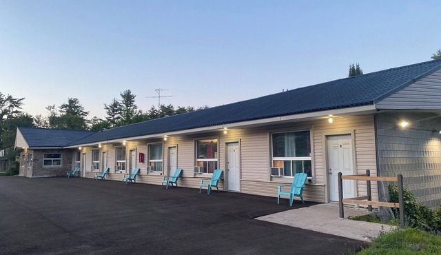 Muskoka Nights Motel