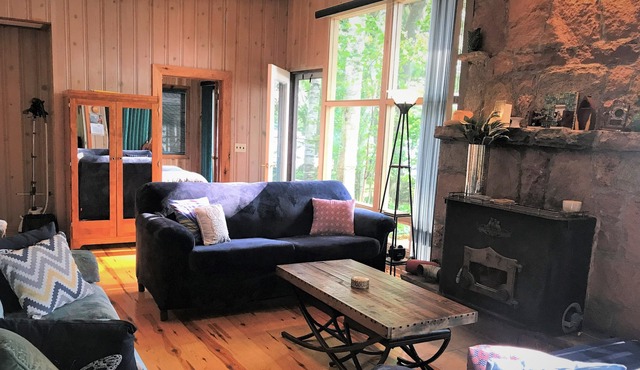 Muskoka Point Zen - Lake Beach HotTub Wifi Toys. SUMMER MINIMUM 3 Nights