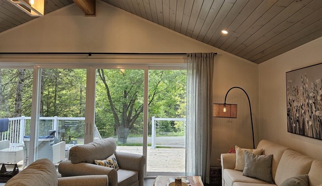 Muskoka River Retreat - Where Nature Meets Elevated Comfort
