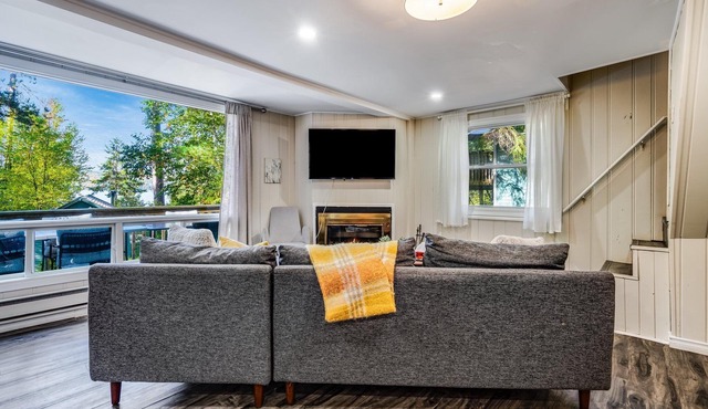 Muskoka Waterfront Retreat