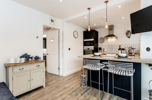 Mussels Apartment in Helford Passage with Heated Pool