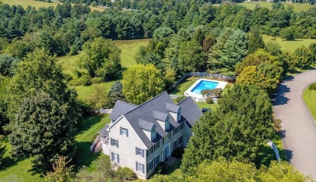 Must see 4/3 Family/Pet Friendly+Pool&hot tub