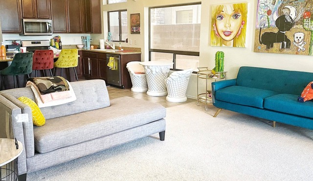 *Must See* Upscale & Fun - Private Home in Family Friendly Area