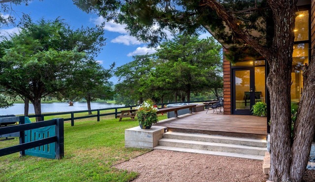 Mustang Creek Hideaway | Hot Tub | Fire Pit | Outdoor Shower