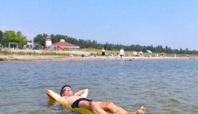 Mutchmor House - Steps from the sands of Providence Bay 4 bedrooms, 2.5 baths