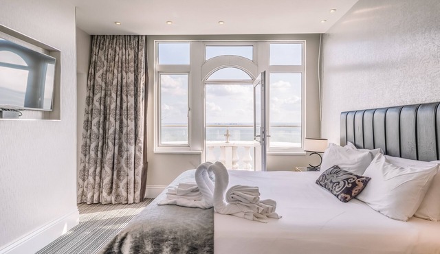 Muthu Westcliff Hotel (Near London Southend Airport)