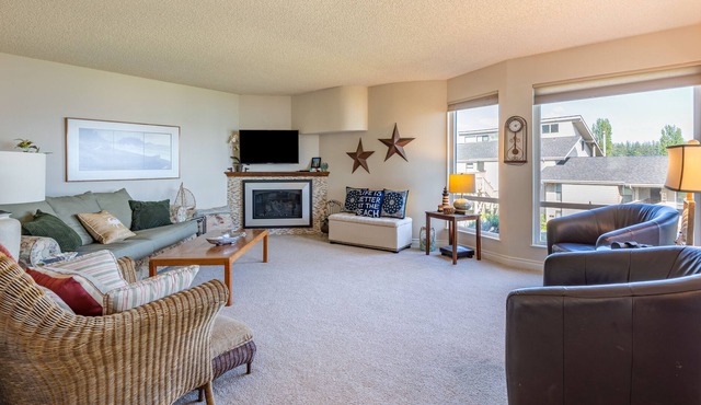 Mutiny Bay Condo - 2 Bed, 2 Bath | Beachfront Condo