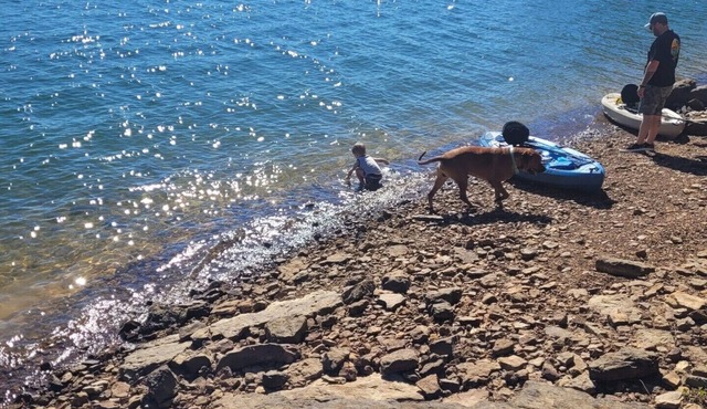 "MUTT RANCH" lake home