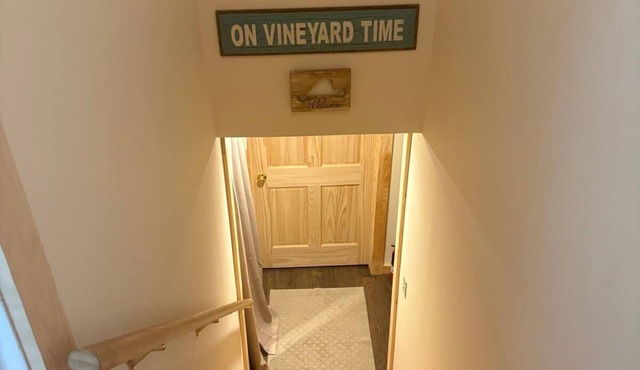 MV Sea Glenn Flowers nPleasant 4-bedroom 3-bathroom house with AC in Oak Bluffs