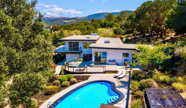 MV41 Carmel Valley 5 Bedroom Home with Pool close to the Village