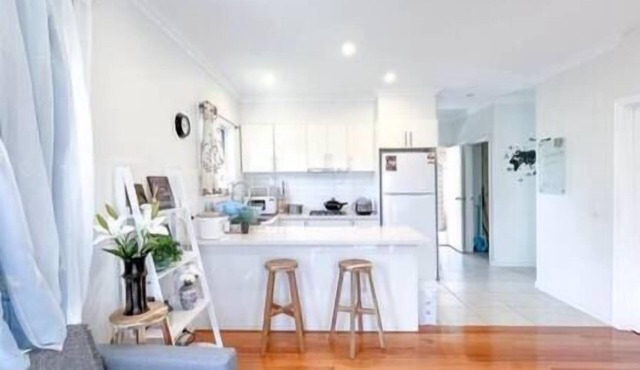 MVC3 upstairs Shared 3B2B family home