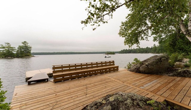 My 3 Girls Cabin! Lakefront!