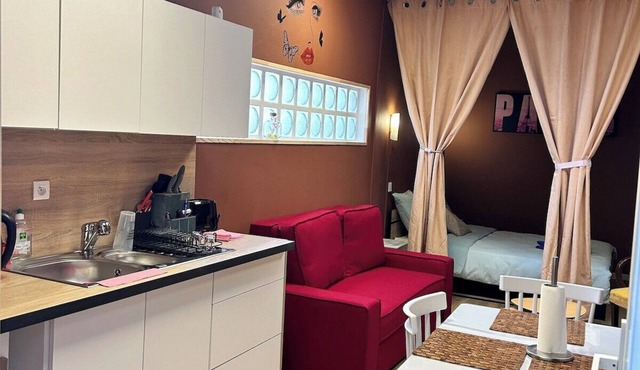 My accommodation is downtown in the town of Carhaix Plouguer, very easy to get to.