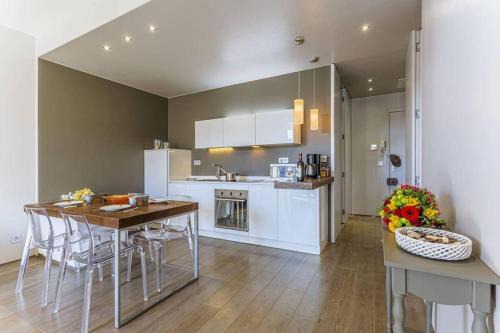 MY CASA - FLEURS 22 - City Center - Modern w Terrace