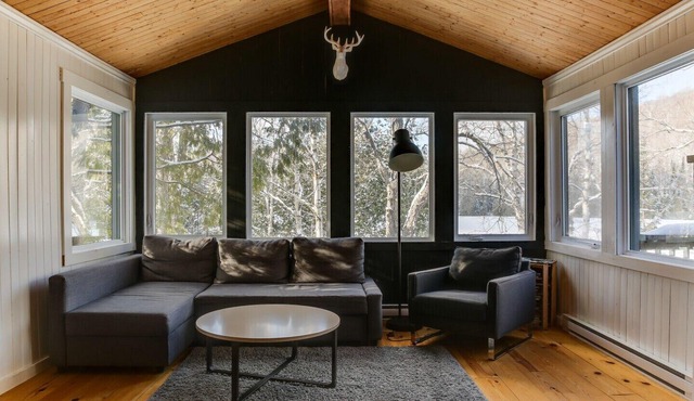 My Chic Cabane Near Mont-Tremblant