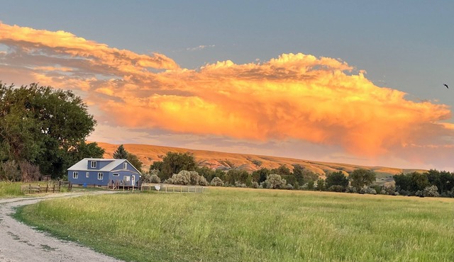 My Father's House on the River 3 BD/2 Bath Farmhouse in Edgar, Montana
