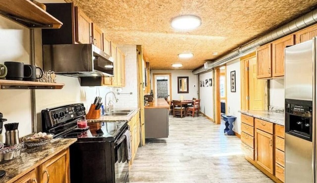 MY FLAT! Industrial 3 Bd with outdoor space!