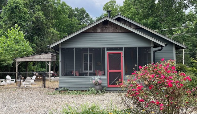 My Happy Place at Lake Summit. Fenced Yard. Pet Friendly. Fire pit.