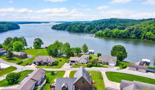 "My Happy Place"- Hot Tub & Lake Views