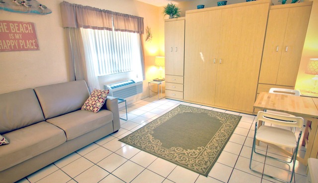 My Hollywood Beach Rentals B105. Steps to Beach. Pool and Free Parking