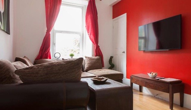 My Meadows, City Centre Apartment, Sunny&Spacious