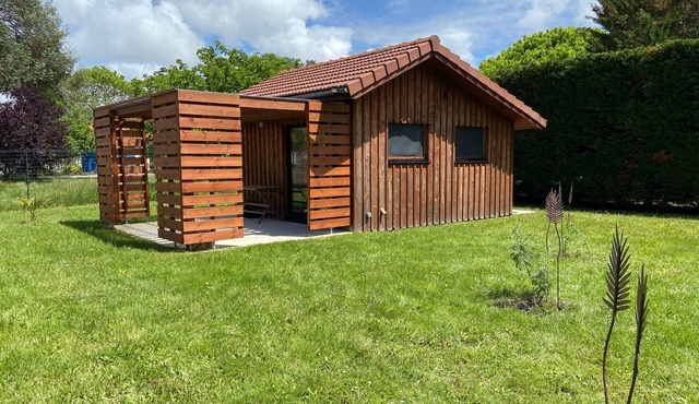 My Ocean Cabin with Garden and Air Conditioning, Steps from the Beach