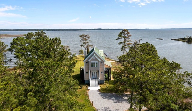 My Pointe of View - Spectacular Pet Friendly Waterfront with Views!