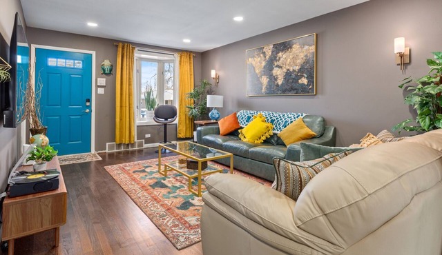 My Prima Karina BEAUTIFUL 4bd 2ba in quiet Chicago Suburb