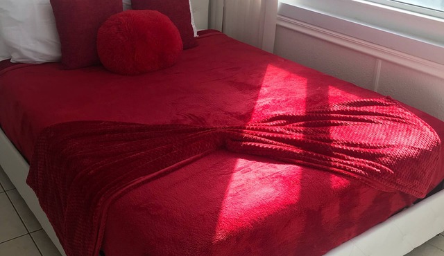 My red and white studio on the beach