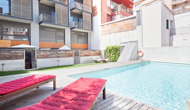 My Space Barcelona 2 duplex for 16 people with terrace and pool in the center