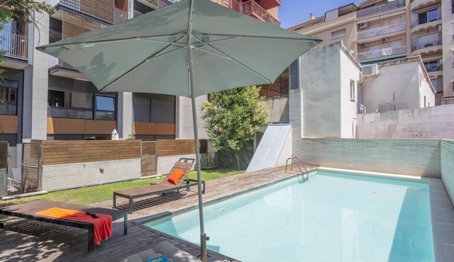 My Space Barcelona 2 duplex for 16 people with terrace/pool in the center