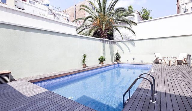 My Space Barcelona 6 Apart. in Gràcia has 40 people with pool and terrace