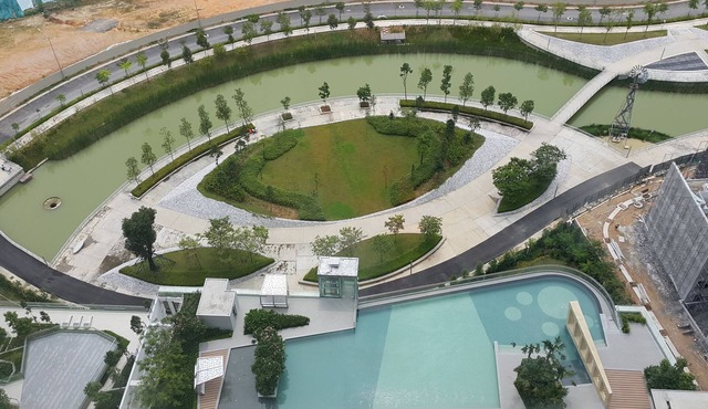 designer cozy suite next to the garden with lake