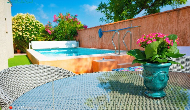 My villa in the south of France w/private pool - a perfume of sea and garrigue