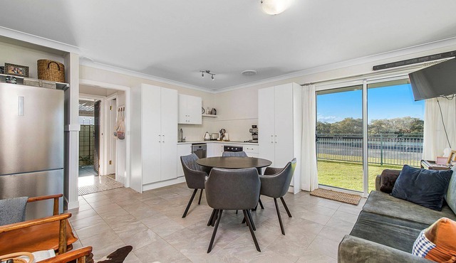 Myers Inlet on Camden Head Road