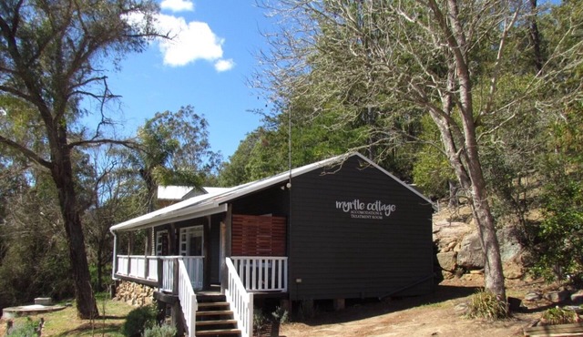 "Myrtle Cottage Residence"