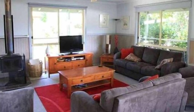 Myrtle Manor, Tawonga South