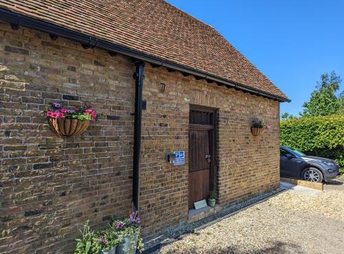 Myrtle Stables - converted, self-contained, countryside