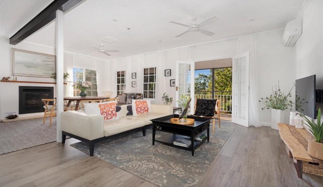 Myrtle Tree Lodge Flowers - heart of the village