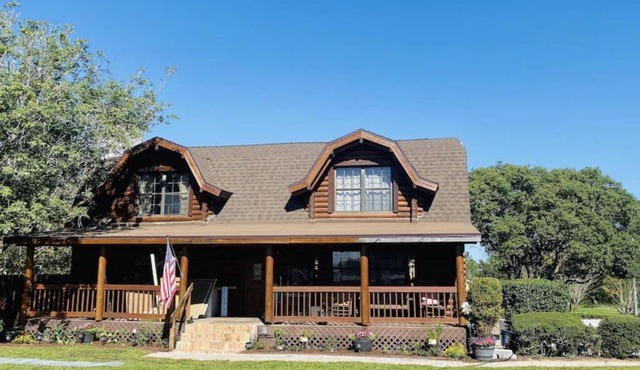 Mystic Cabin Home with pool near Orlando close to Disney