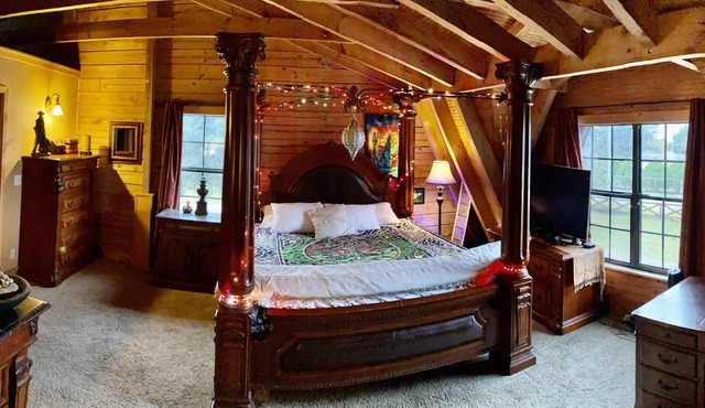 Mystic Cabin Retreat Home w/pool near Orlando, close to Disney!