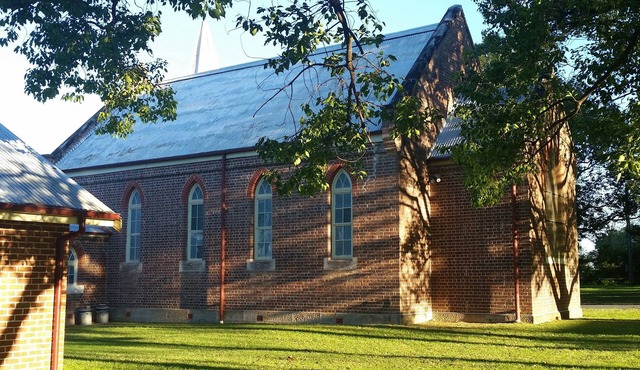 Mystic Meadow Retreat.A magical 5 acre rural property close to town!