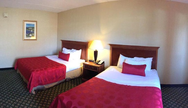 Mystic River Hotel & Suites