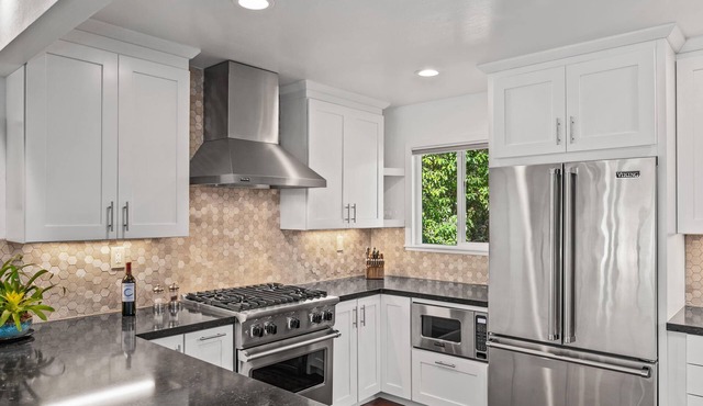 Mystic Wave: Walk To Carmel by the Sea