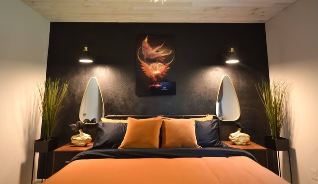 Mystical Stays- The Phoenix Nest. Themed Stays, 3+2, King Bed, Group Trip