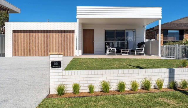 Myuna - beachfront pet-friendly