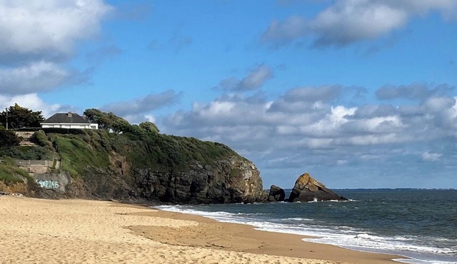 n"Beachfront villa in Pornichet, with direct access to the sea"